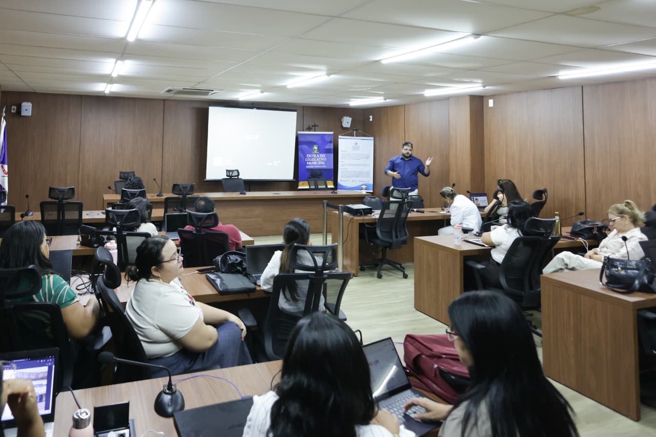 Servidores da Câmara Municipal de Teresina concluem curso de inteligência artificial pelo CapacitIA